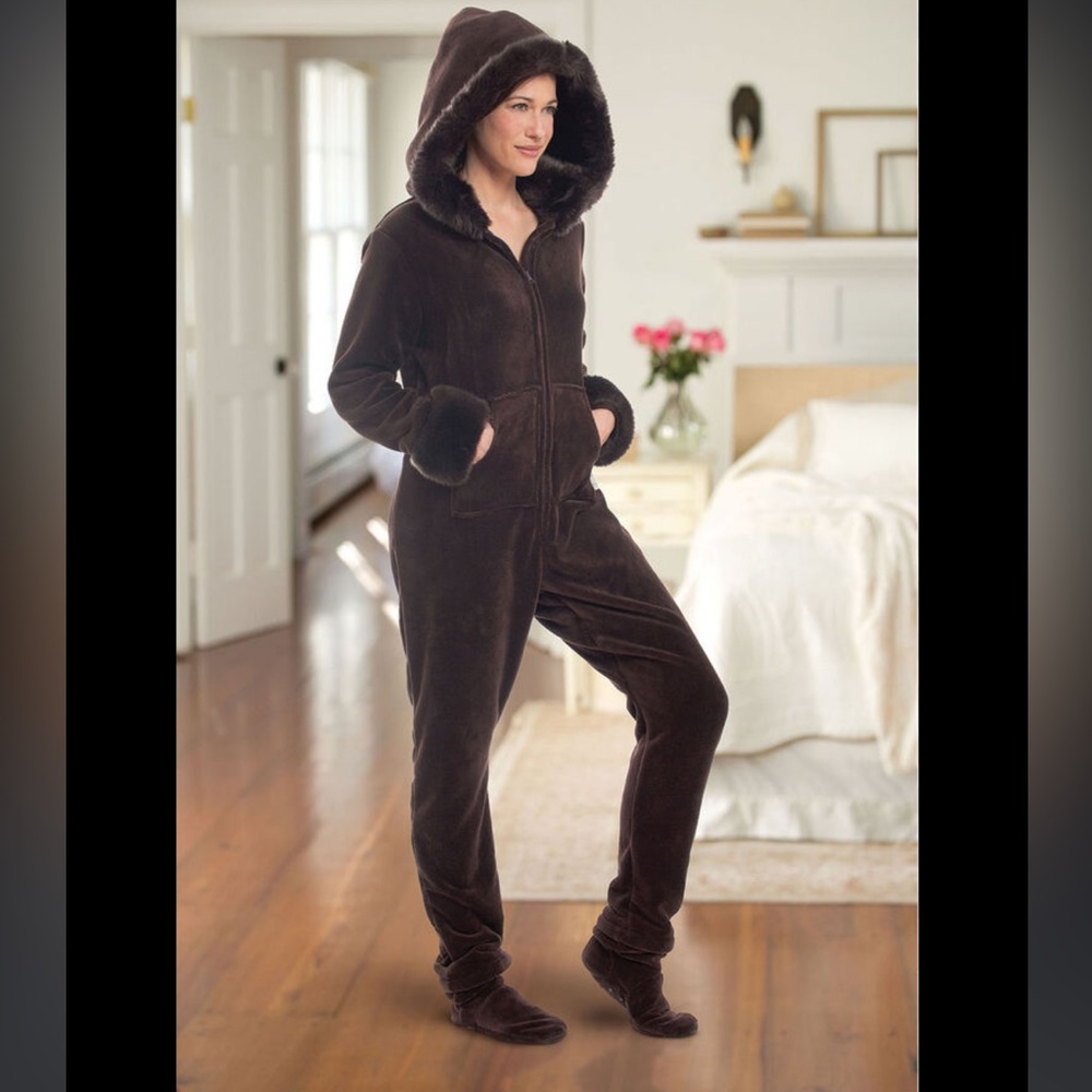 Pajamagram Hoodie-Footie Women's Mink Chocolate Size S New no tags no feet